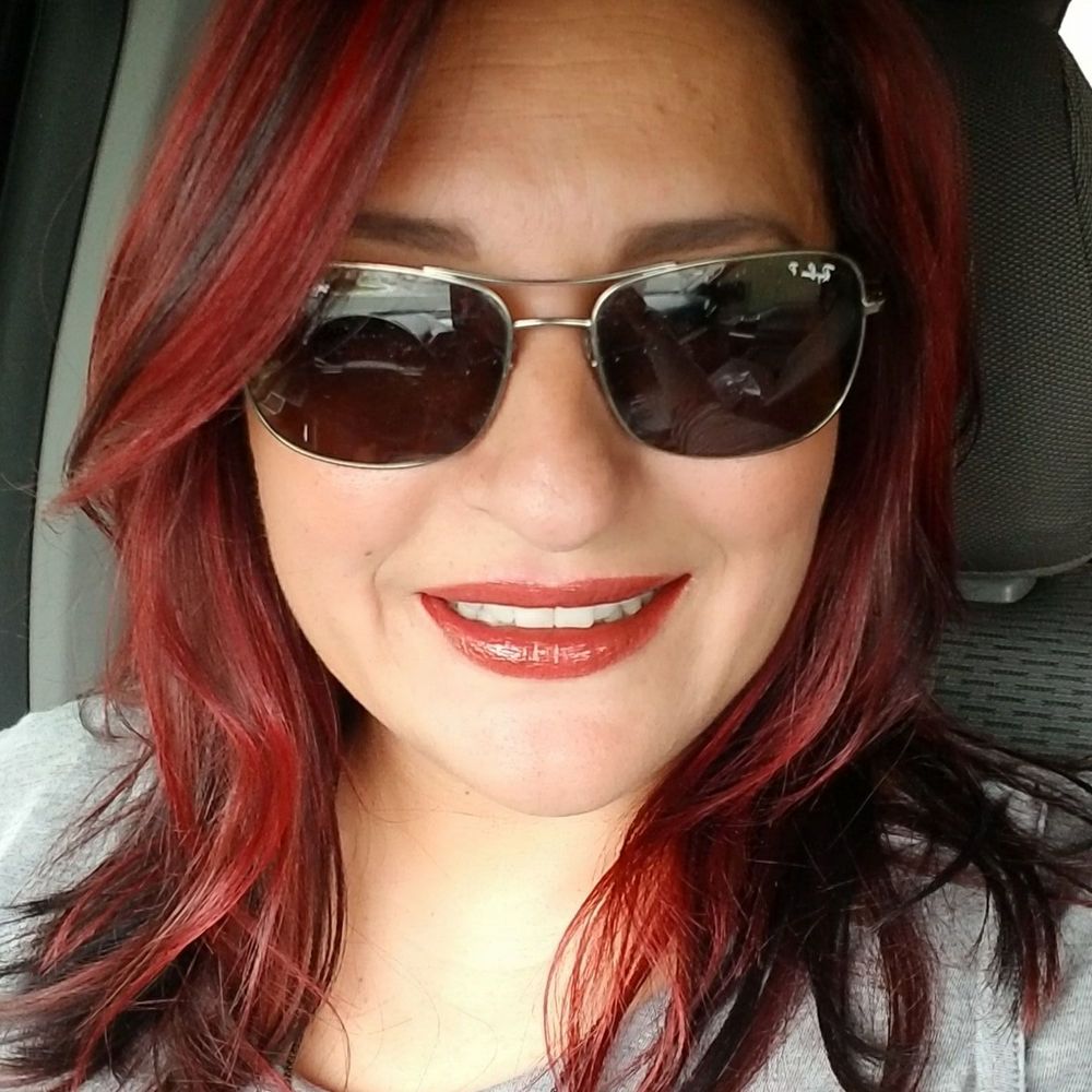 Meet your Posher, Yvette
